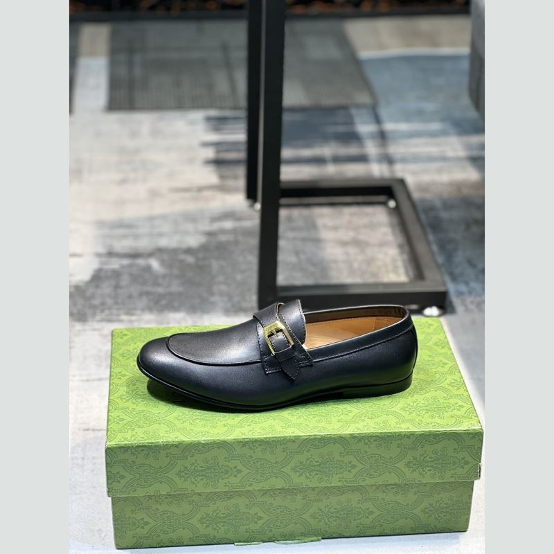 G*u*i leather shoes
